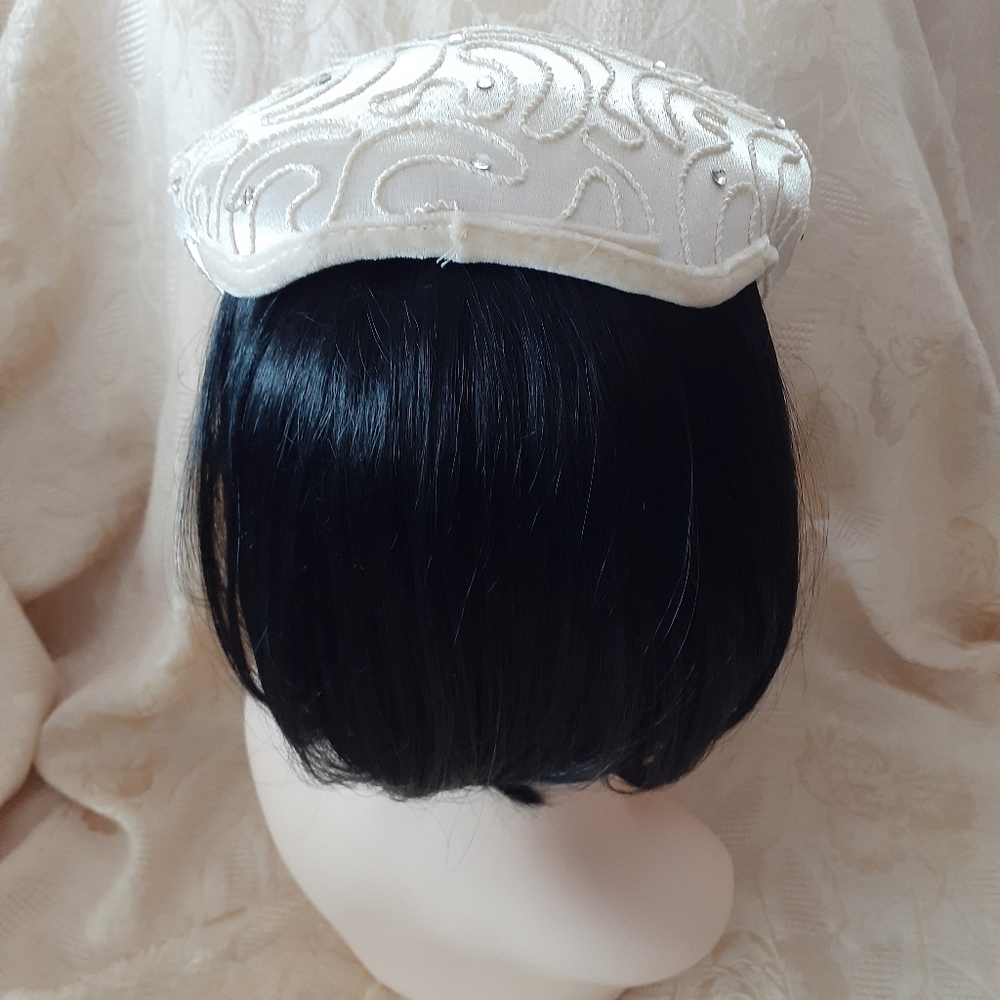 ❌️SOLD/Other Online Site Ivory Satin Bridal Vintage Hat - Picture 4 of 7